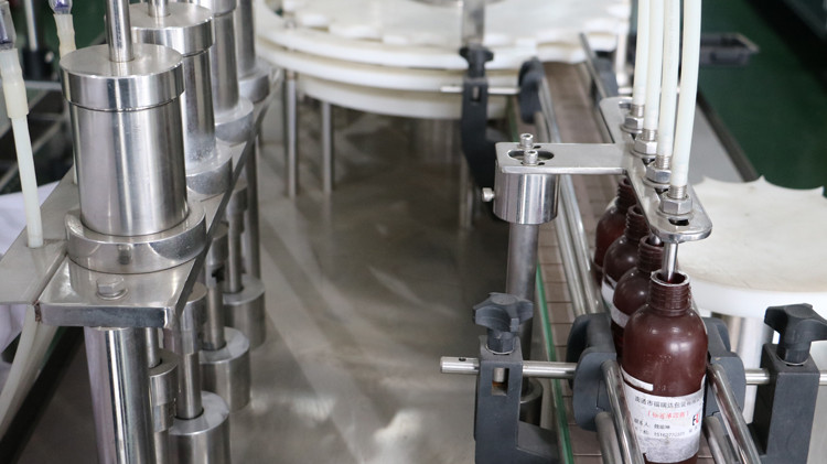 proizvodnja 5 galona polnilni stroj vroči vosek polnjenje stroj vrečko polnjenje vode tesnilni stroj