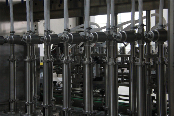 Stroj za polnjenje tekočih polnil z visoko zmogljivostjo kapsicum omake