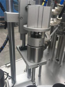 Kozmetični polnilni stroj za ultrazvočno tesnjenje